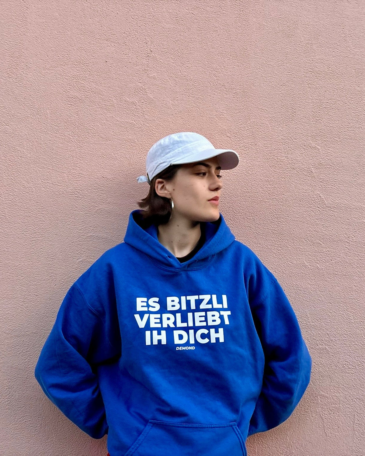 Es bitzli verliebt ih dich Hoodie Royal