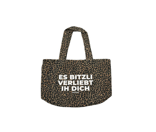 Es bitzli verliebt ih dich Leopard Print Shopper